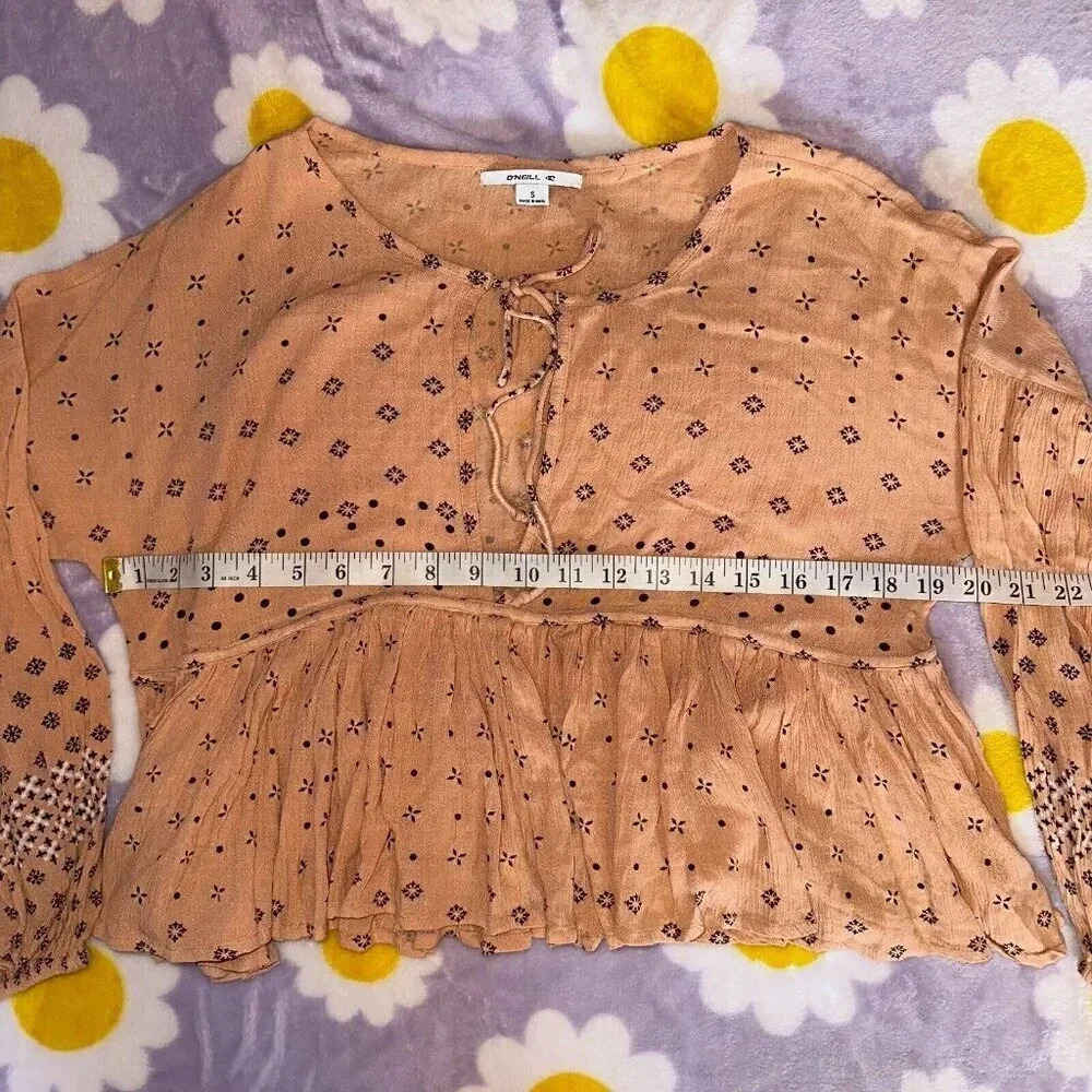 O'NEILL Peplum Deep V-Neck Cropped Boho Puff Long Sleeve Print Top Peach Sz S - Picture 5 of 7